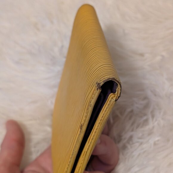 Louis Vuitton, Compact Wallet Epi Leather Yellow MI0969 - Picture 10 of 11
